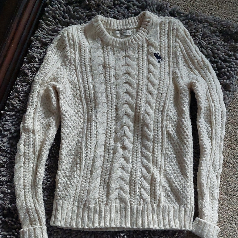 Abercrombie & Fitch Cable Knit Sweater - Cream